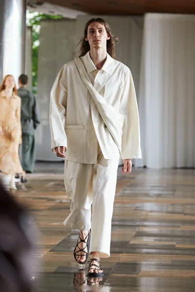 Look 44